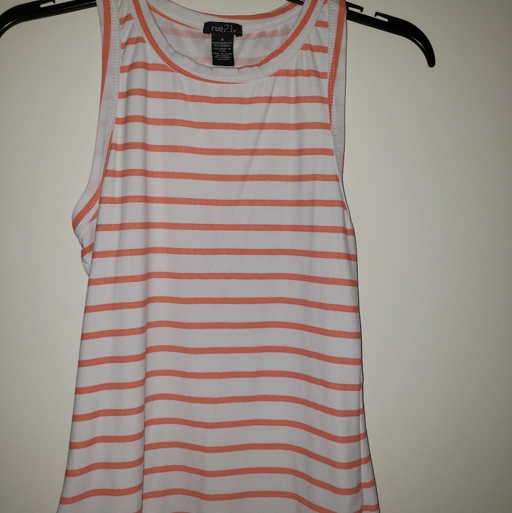 Rue 21 stripped tank